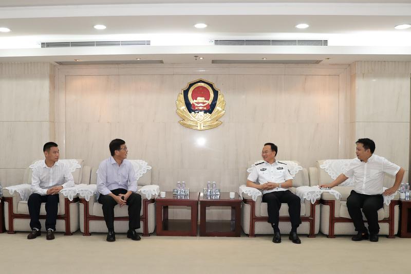 深圳市公安局与大疆创新签署战略合作协议