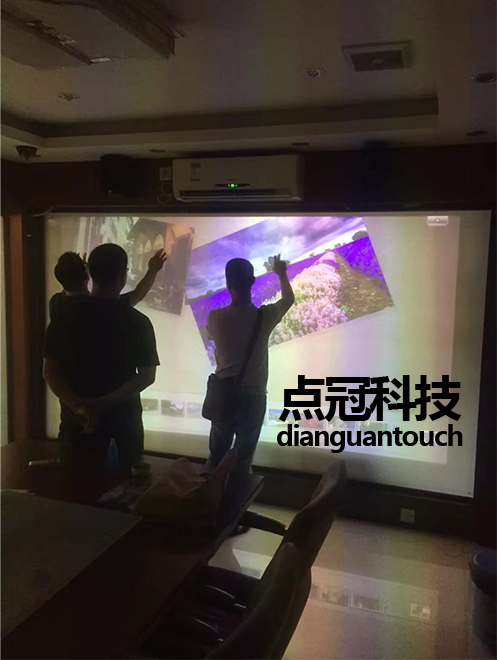 背影投影互动触摸墙 背影投影互动触摸墙