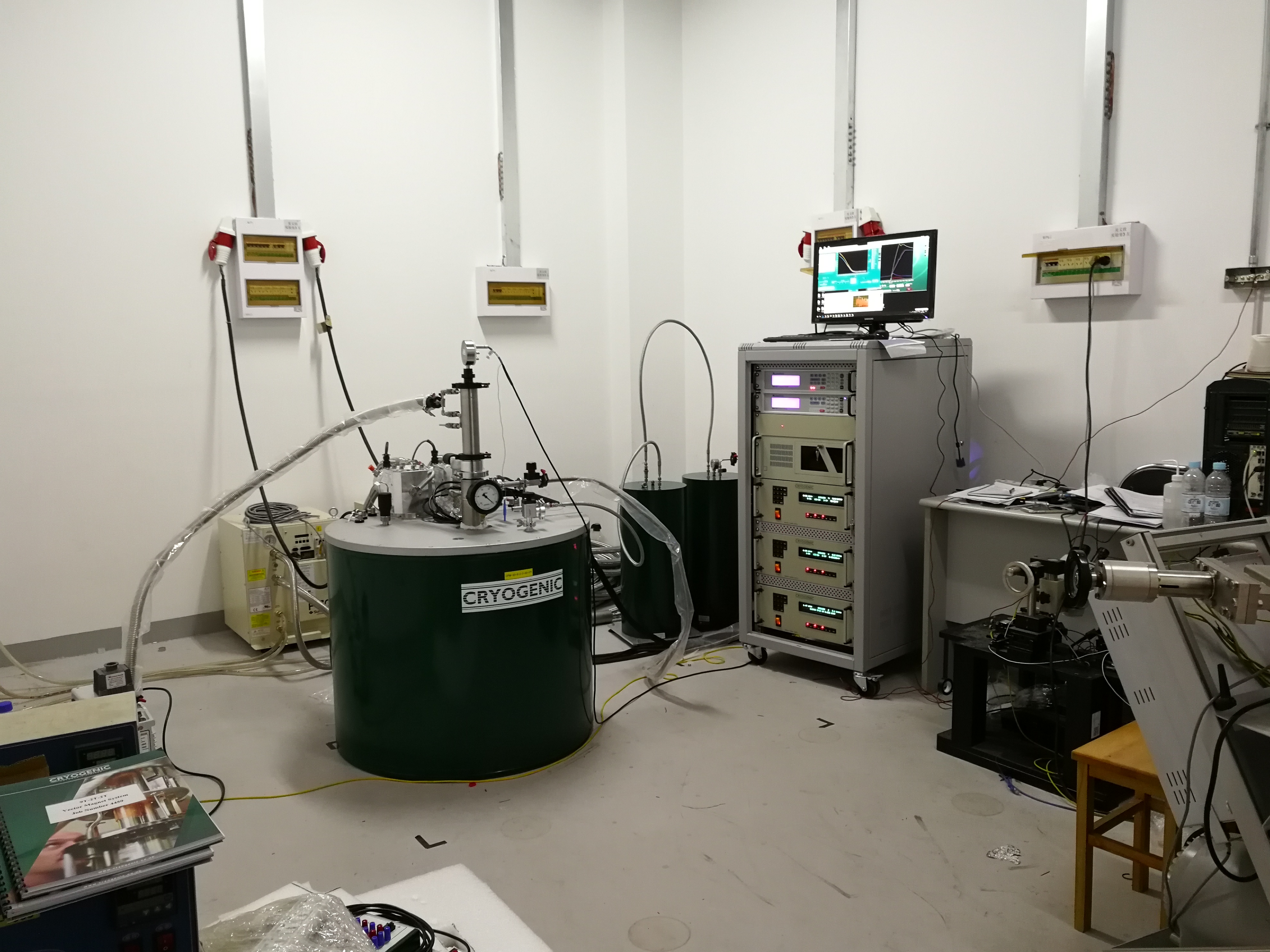 兰州大学、复旦大学、清华大学、大连理工大学订购的无液氦矢量超导磁体安装调试完成