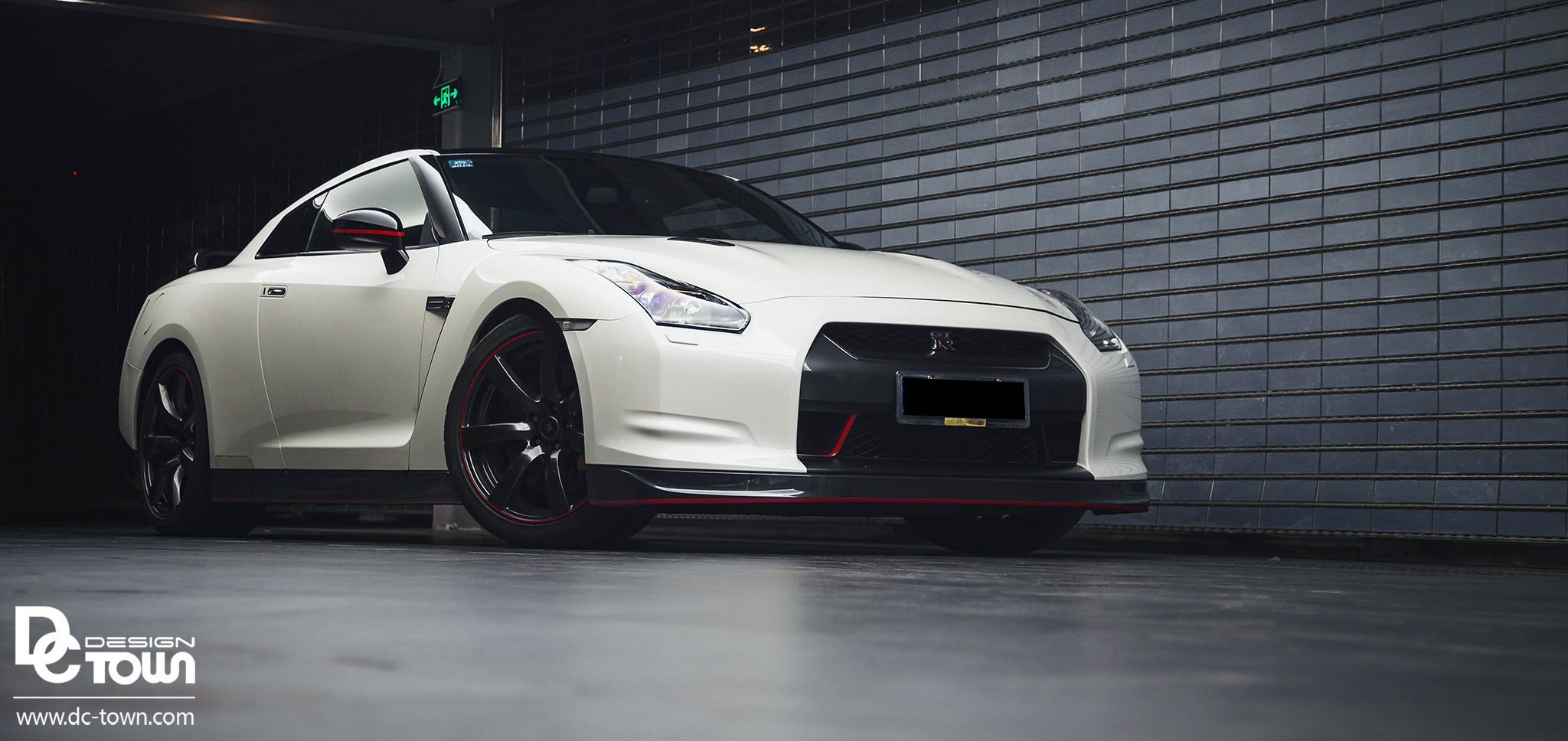 NISSAN GTR 换包围件