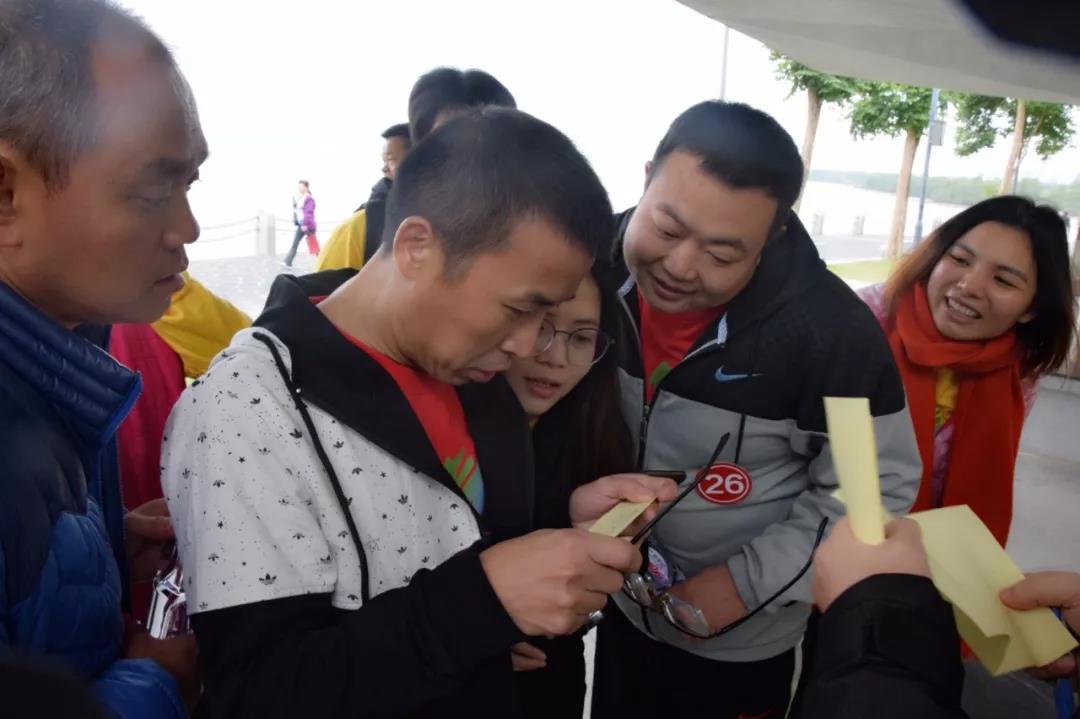 感恩相伴，逐梦未来，神彩人同心同梦同行