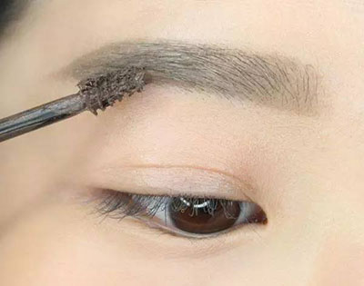 美妆小贴士— —眉毛·眼线这样画,在线提升颜值 美妆小贴士— —眉毛·眼线这样画,在线提升颜值