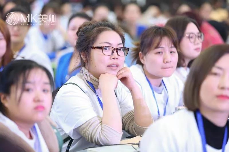 【MK.美咖纹绣技术峰会】给进修纹绣师一个上升的机会 【MK.美咖纹绣技术峰会】给进修纹绣师一个上升的机会