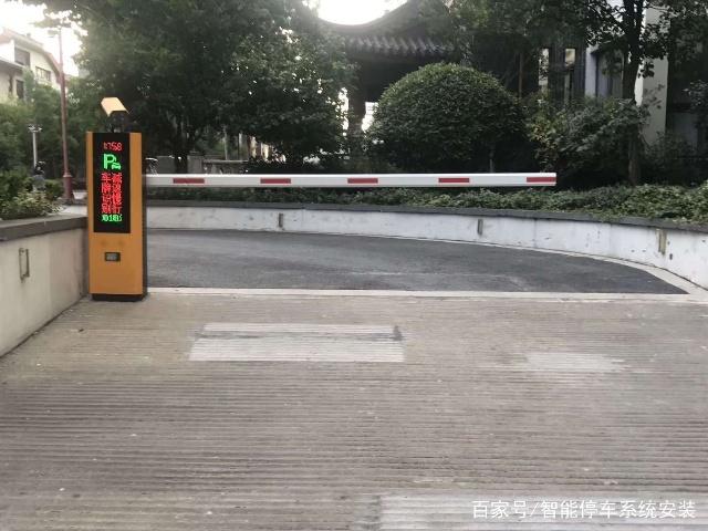 南京首个闸机式公共自行车站点投入试运行