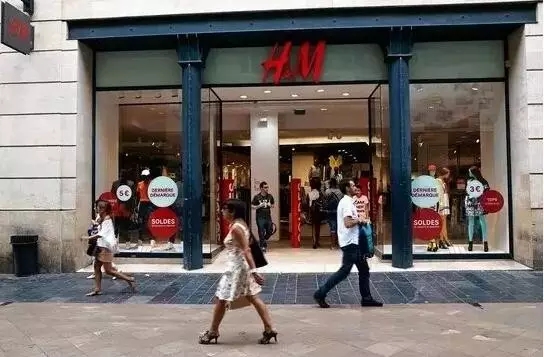 这个快时尚品牌门店达4135家,遍及全球,增长势头还很 这个快时尚品牌门店达4135家,遍及全球,增长势头还很