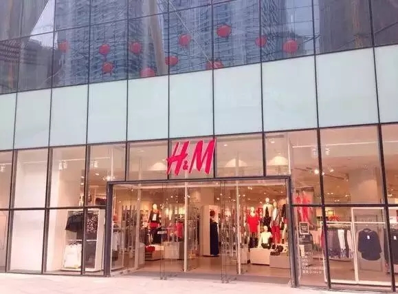 这个快时尚品牌门店达4135家,遍及全球,增长势头还很 这个快时尚品牌门店达4135家,遍及全球,增长势头还很