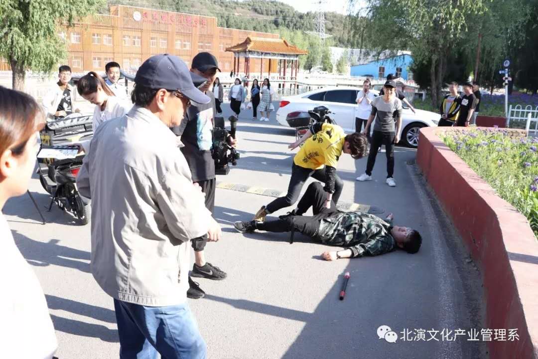 携手共进,一路前行——文化産業管理系微电影《外卖小哥》开机 携手共进,一路前行——文化産業管理系微电影《外卖小哥》开机
