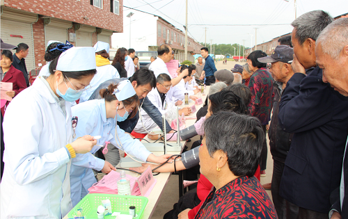 长丰县中医院团支部开展“五四”青年节 义诊活动