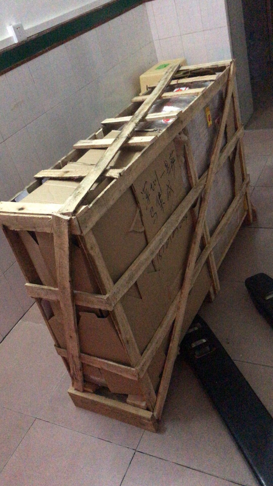 深圳空运五金配件到杭州必日达！
