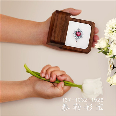 缅甸红宝石莫桑比克红宝石之争究竟谁更占优势？