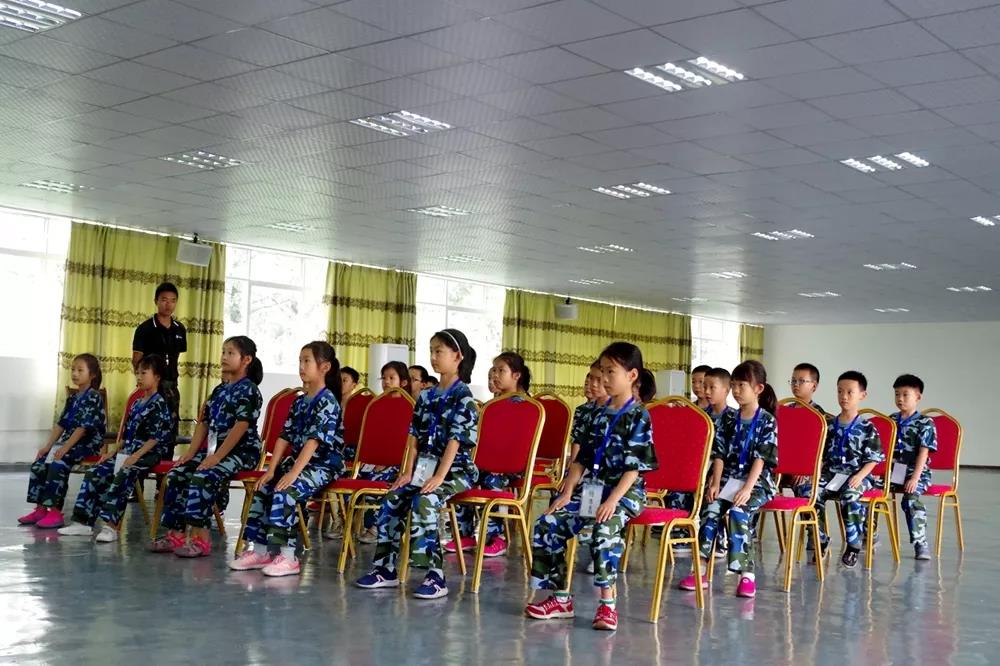 “非凡成长”习惯养成夏令营 “非凡成长”习惯养成夏令营