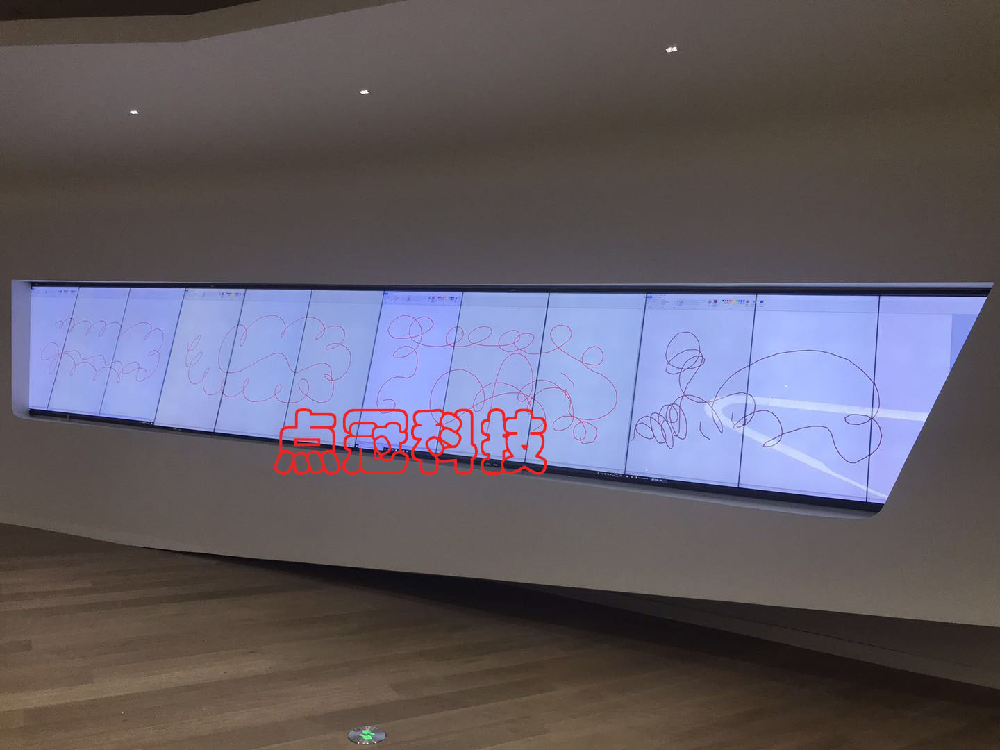 点冠大尺寸异型红外多点触摸屏应用于某展览馆 点冠大尺寸异型红外多点触摸屏应用于某展览馆