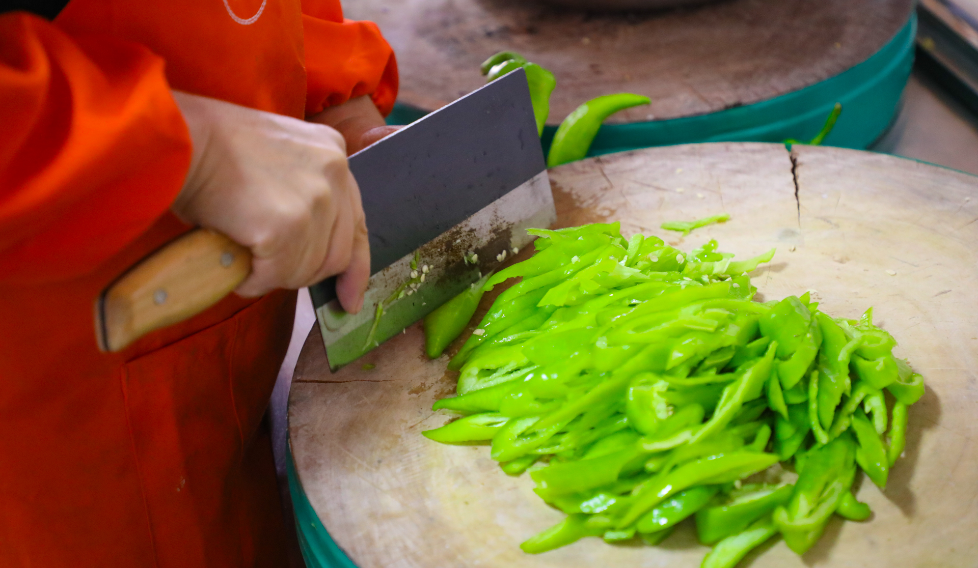 爱在蔓延|达飞公益不止步,呼伦贝尔428免费素食餐厅正式开放 爱在蔓延|达飞公益不止步,呼伦贝尔428免费素食餐厅正式开放