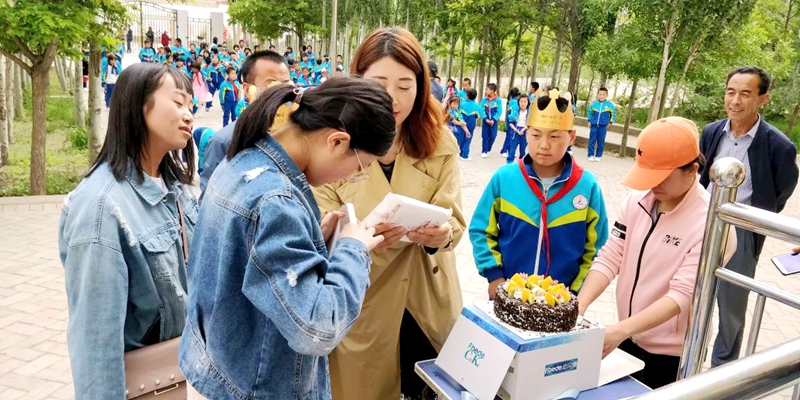 为童心筑梦 为成长喝彩 ——甘肃万博manbetx官网 welcome团委“六一”儿童节前夕看望留守儿童 为童心筑梦 为成长喝彩 ——甘肃万博manbetx官网 welcome团委“六一”儿童节前夕看望留守儿童