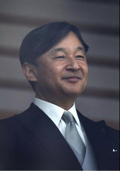 天皇德仁接受民众朝贺首日 14万民众涌进皇居 天皇德仁接受民众朝贺首日 14万民众涌进皇居