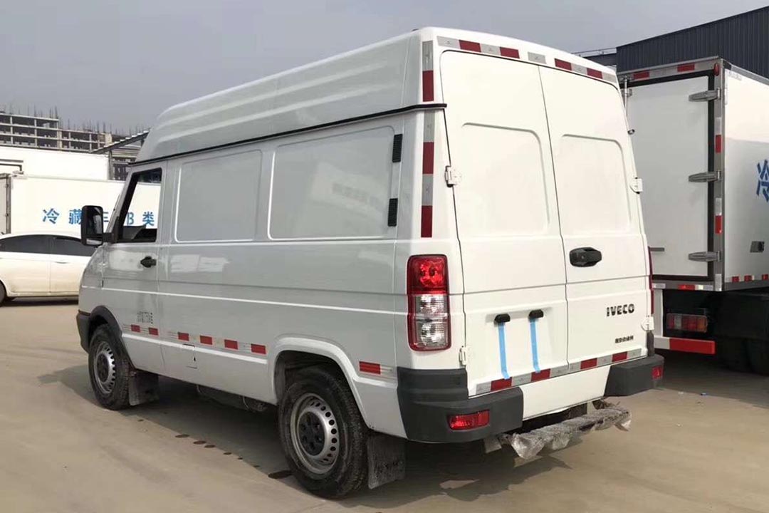 依维柯面包冷藏车CLW5040XLC 依维柯面包冷藏车CLW5040XLC