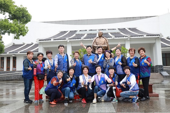 志愿心，红色情——上海慈爱公益基金会志愿者团建记实