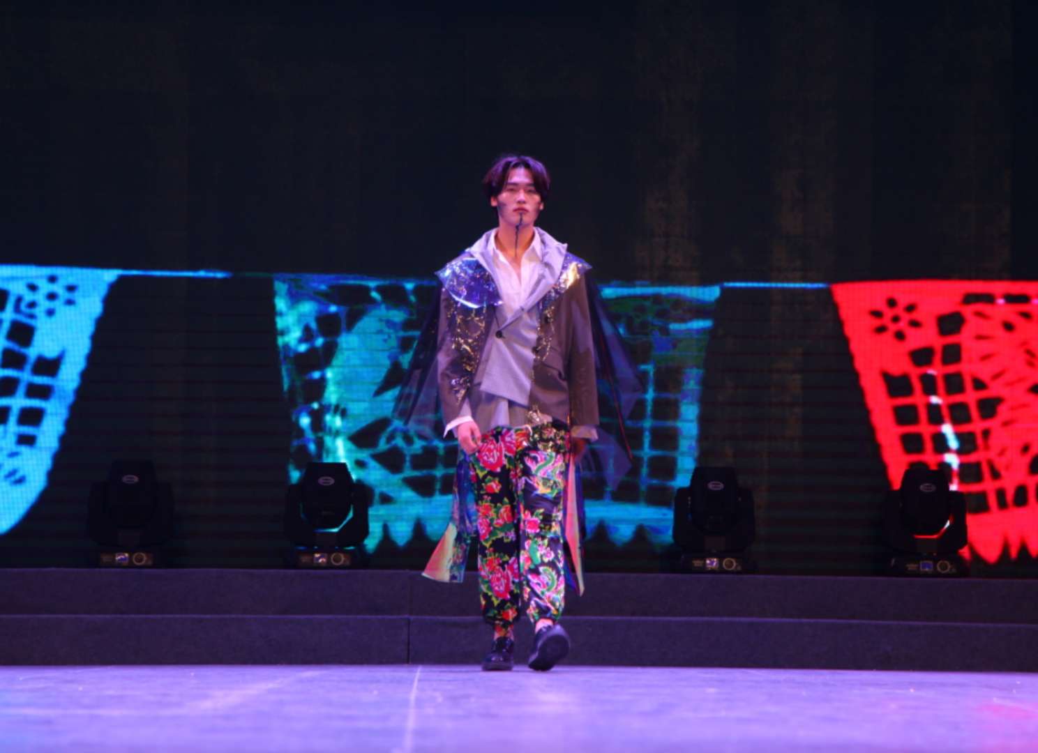藝術設計系————第十届服装大赛 藝術設計系————第十届服装大赛