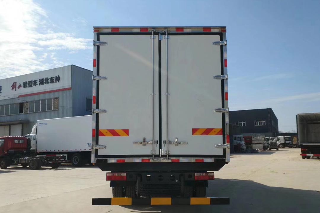 东风多利卡黄牌冷藏车EQ5183XLC 东风多利卡黄牌冷藏车EQ5183XLC