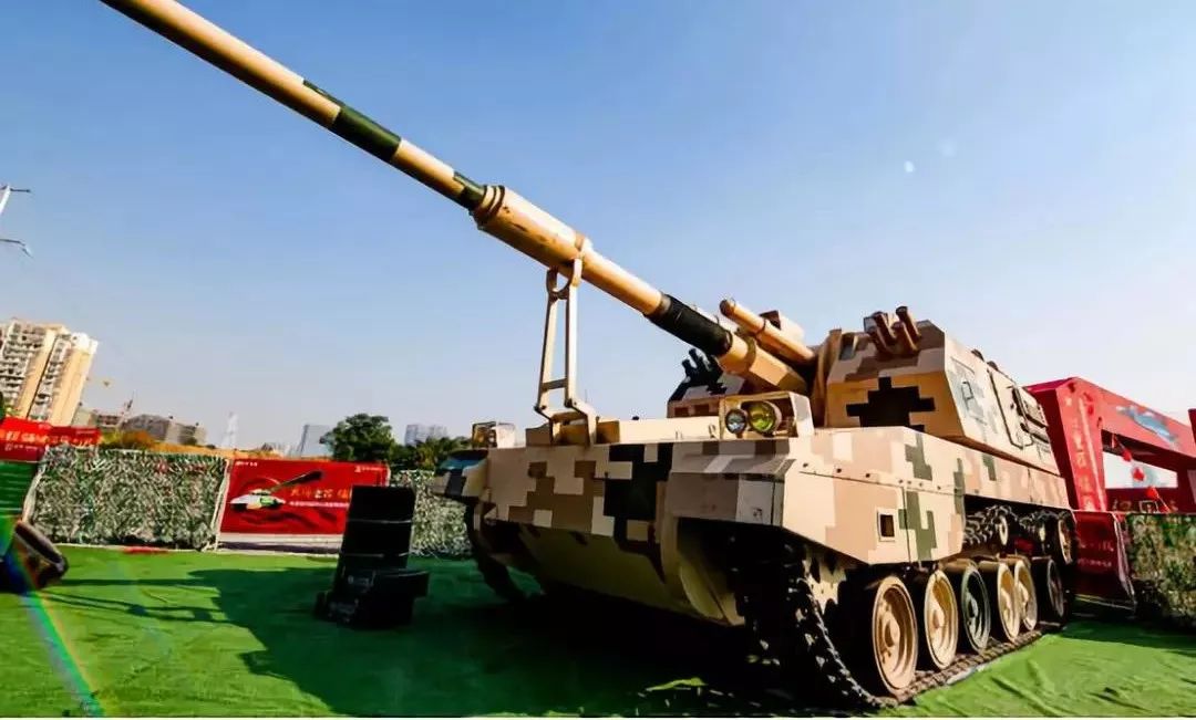 安徽阜陽國防兵器展來了，大型尖端裝備、乘坐坦克刷爆朋友圈