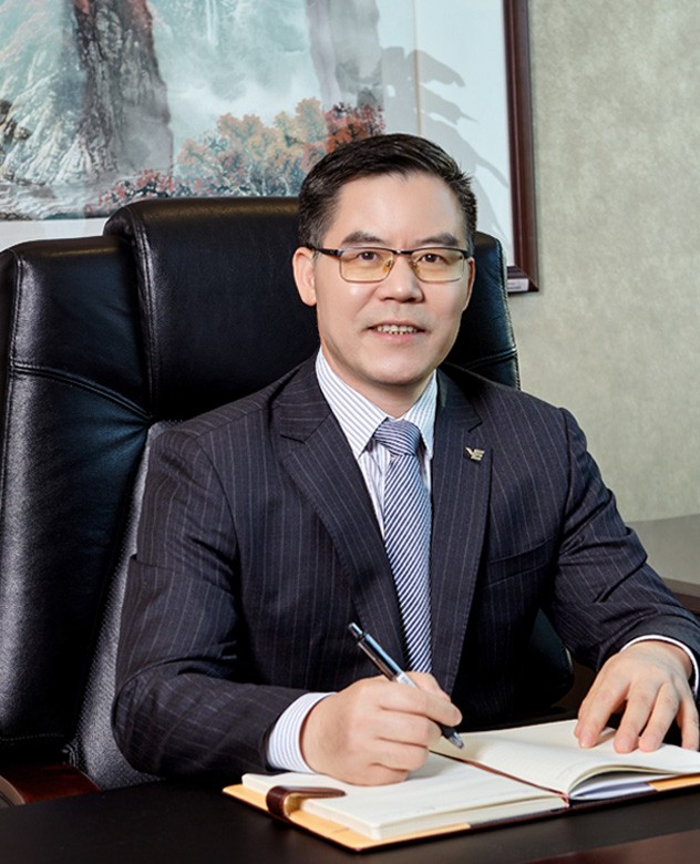 Mr He Baiqing (Assistant Director of Management Committee of YUEXIU Group , Secretary of the Party Committee ，Deputy Chairman and General Manager of Yuexiu Transport) 