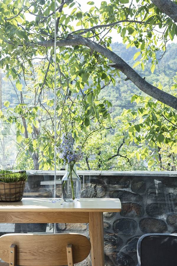 clip_image027.jpg 说明: https://oss.gooood.cn/uploads/2019/05/021-huasheshanjian-guest-house-china-by-upa-960x1440.jpg