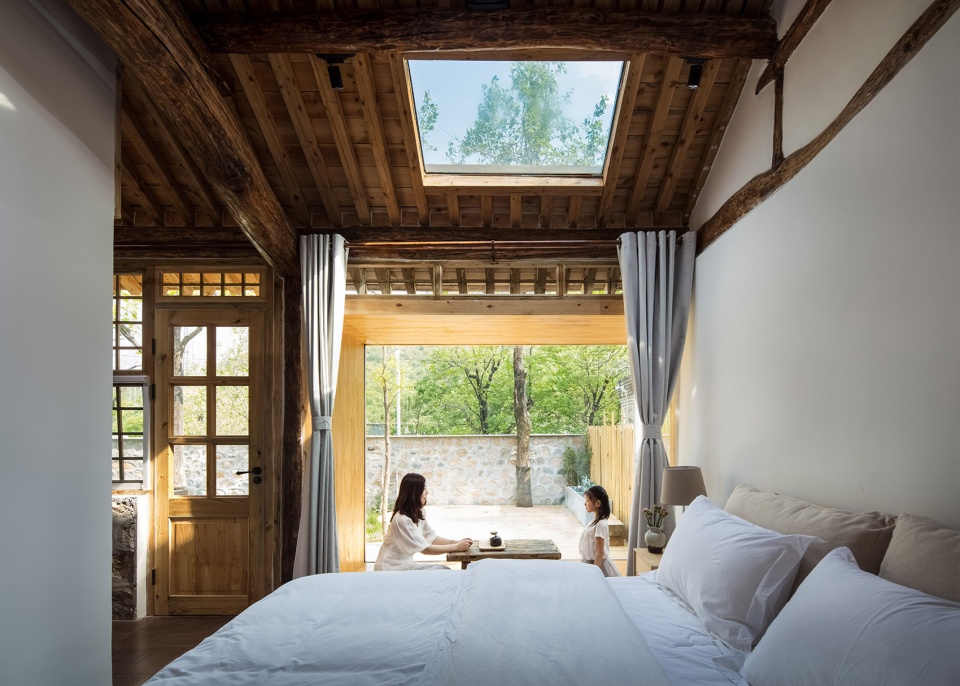 clip_image016.jpg 说明: https://oss.gooood.cn/uploads/2019/05/016-huasheshanjian-guest-house-china-by-upa-960x686.jpg