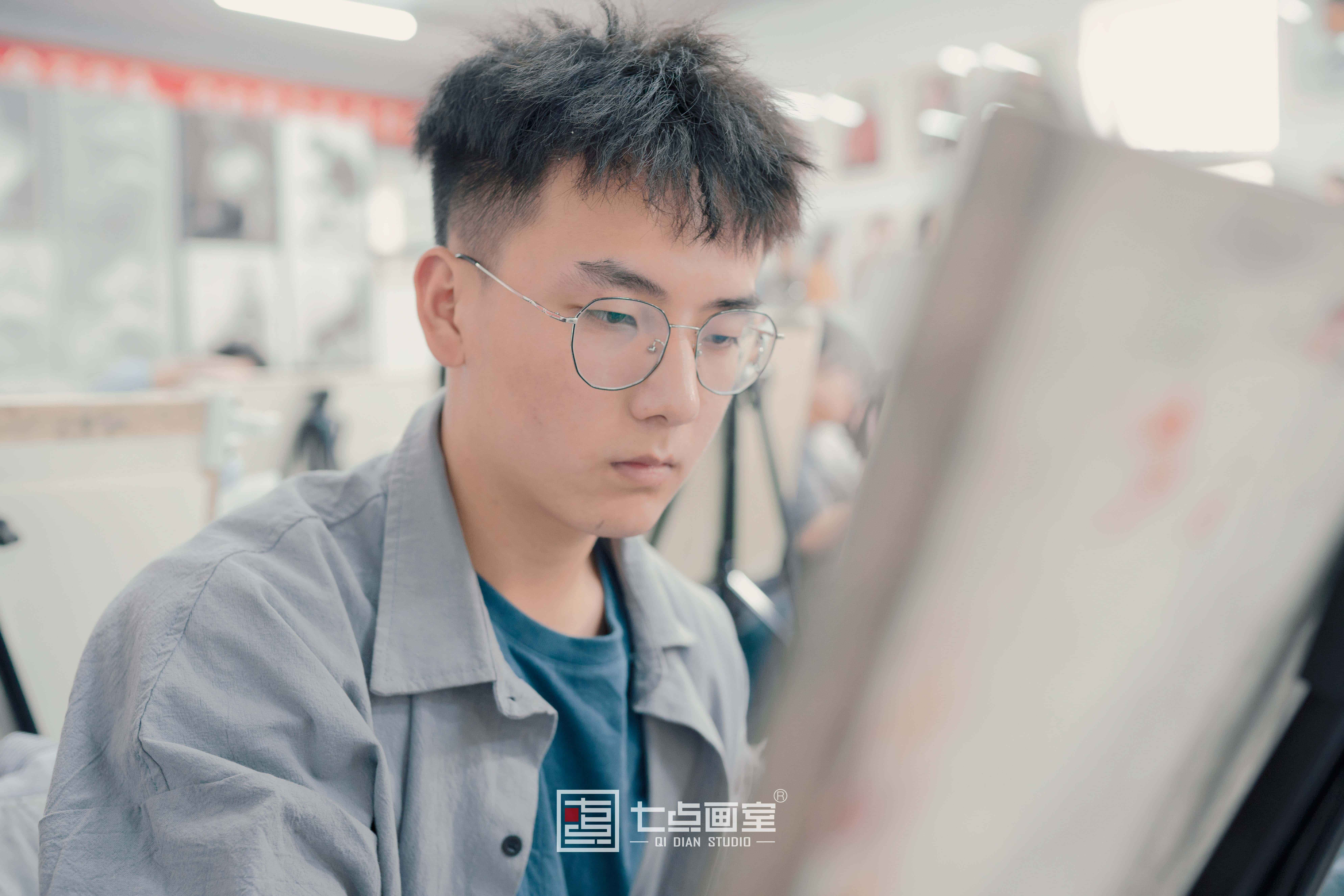【七点画室第一次月考】朝着梦想,努力追逐! 【七点画室第一次月考】朝着梦想,努力追逐!