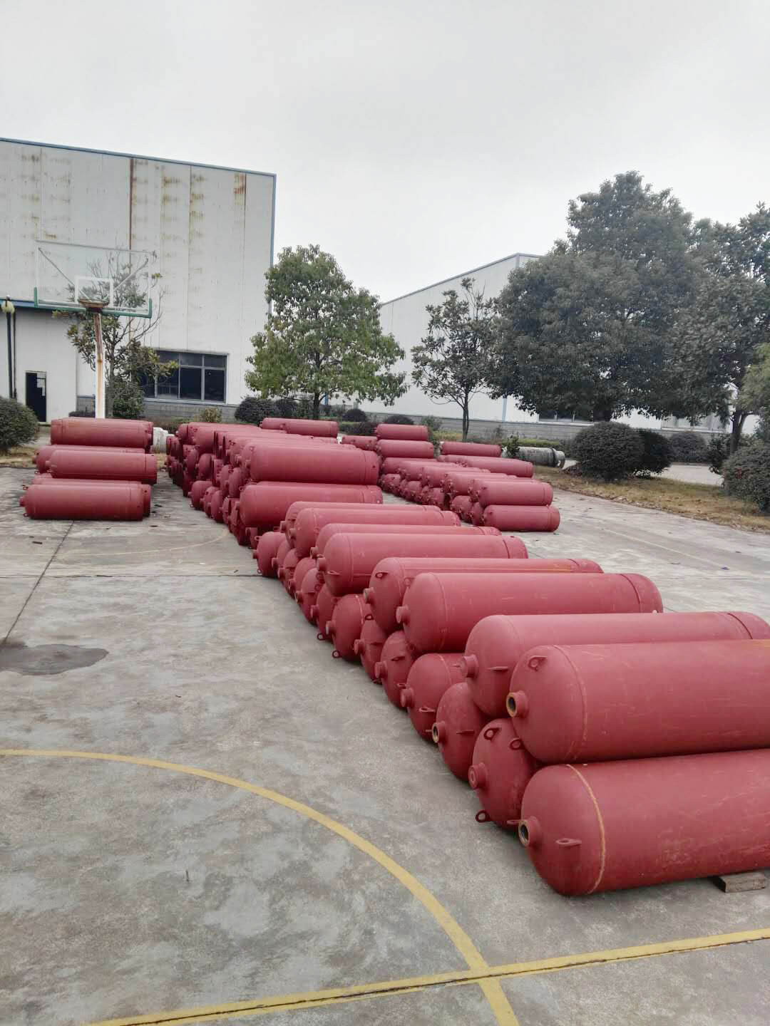 湖南省金鼎消防器材有限公司迎战销售高峰积极备货与生产