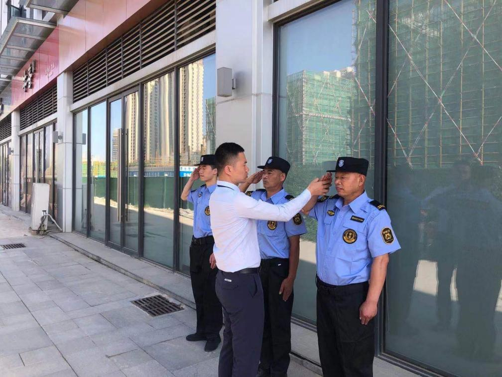 首战告捷|中京卫安保集团湖北分公司正式进驻“书院世家”“恺德控股中心”项目