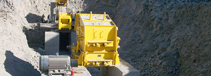 Which kind of crusher has a capacity of 400t/h for stones?