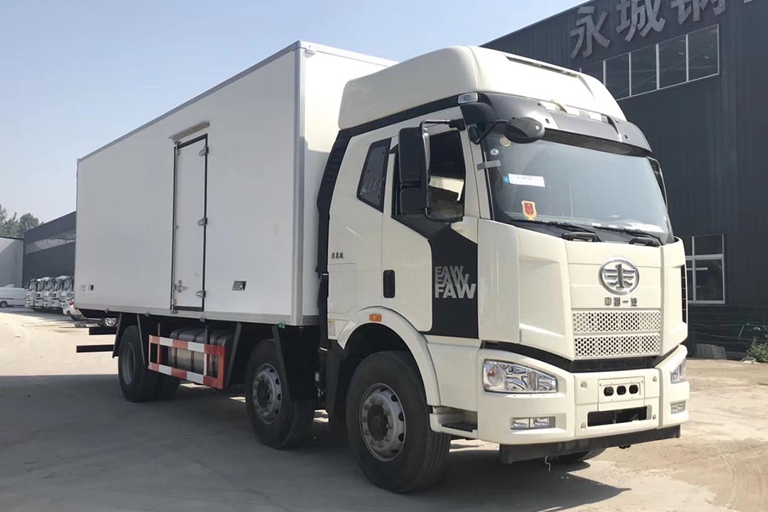 解放J6M三桥冷藏车CA5250XLC 解放J6M三桥冷藏车CA5250XLC