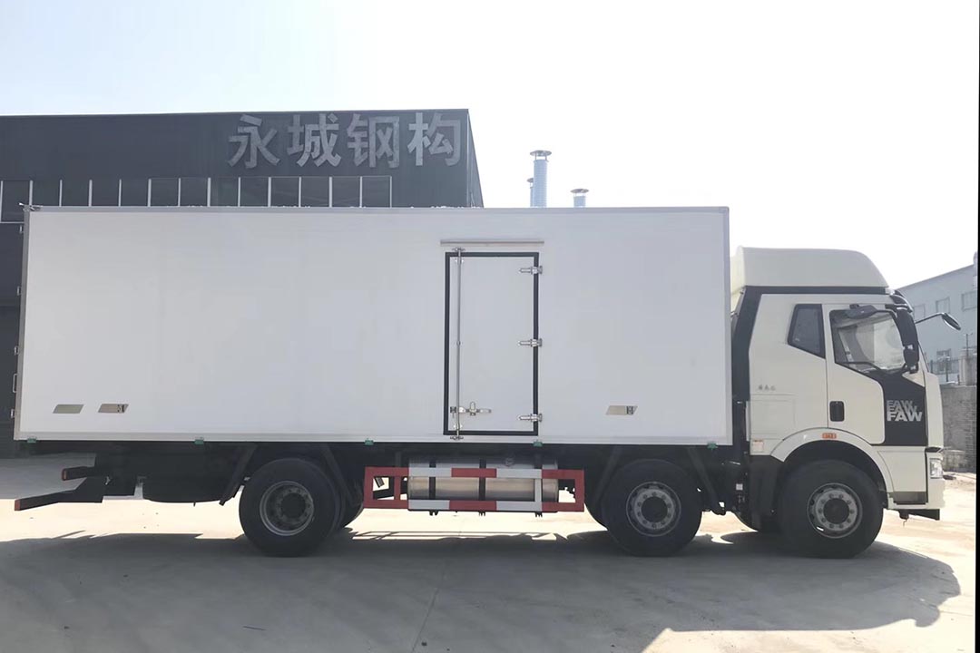 解放J6M三桥冷藏车CA5250XLC 解放J6M三桥冷藏车CA5250XLC