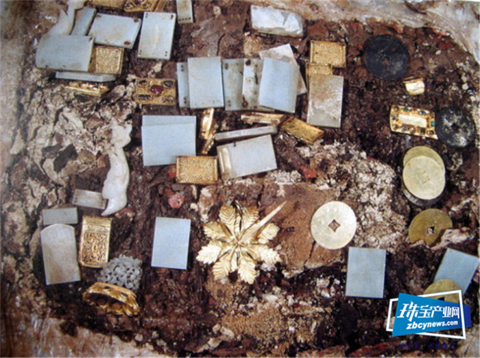 湖北发现明朝王爷墓，出土3400件名贵珠宝
