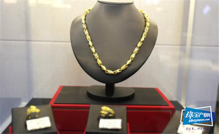 金隆金行首届年度珠宝文化巡展青岛启幕 文创黄金产品惊艳亮相 金隆金行首届年度珠宝文化巡展青岛启幕 文创黄金产品惊艳亮相