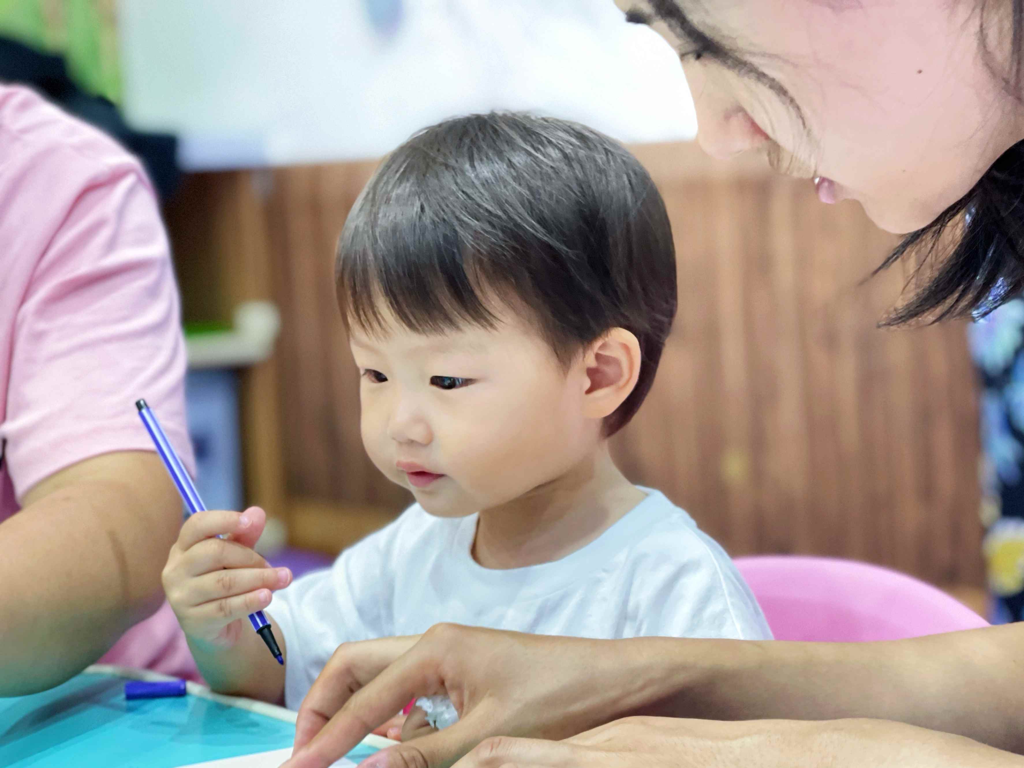 孩子缺乏安全感，这些行为你做过吗？