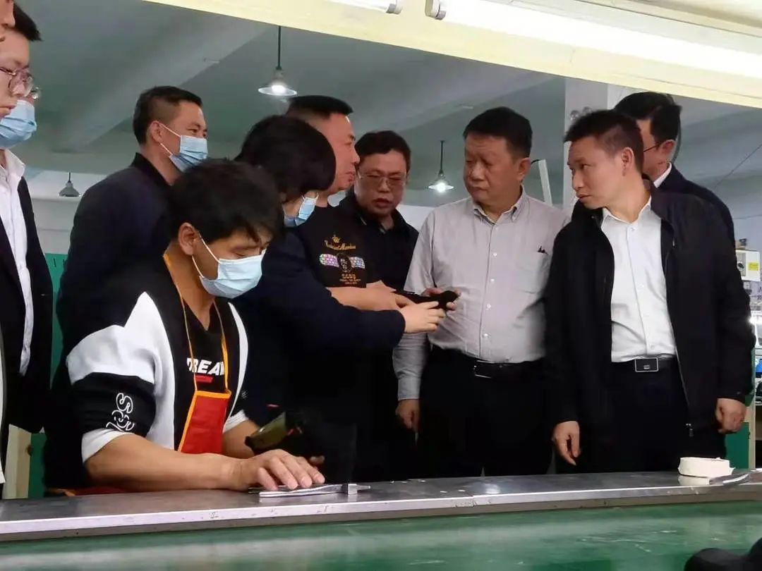 雄远动态 | 番禺区考察组莅临我所法律顾问单位开展调研帮扶工作 雄远动态 | 番禺区考察组莅临我所法律顾问单位开展调研帮扶工作