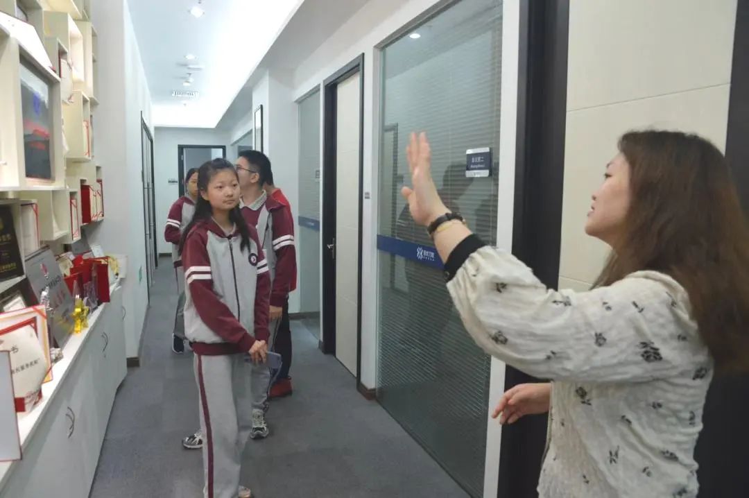 当中学生遇上律师…… 当中学生遇上律师……