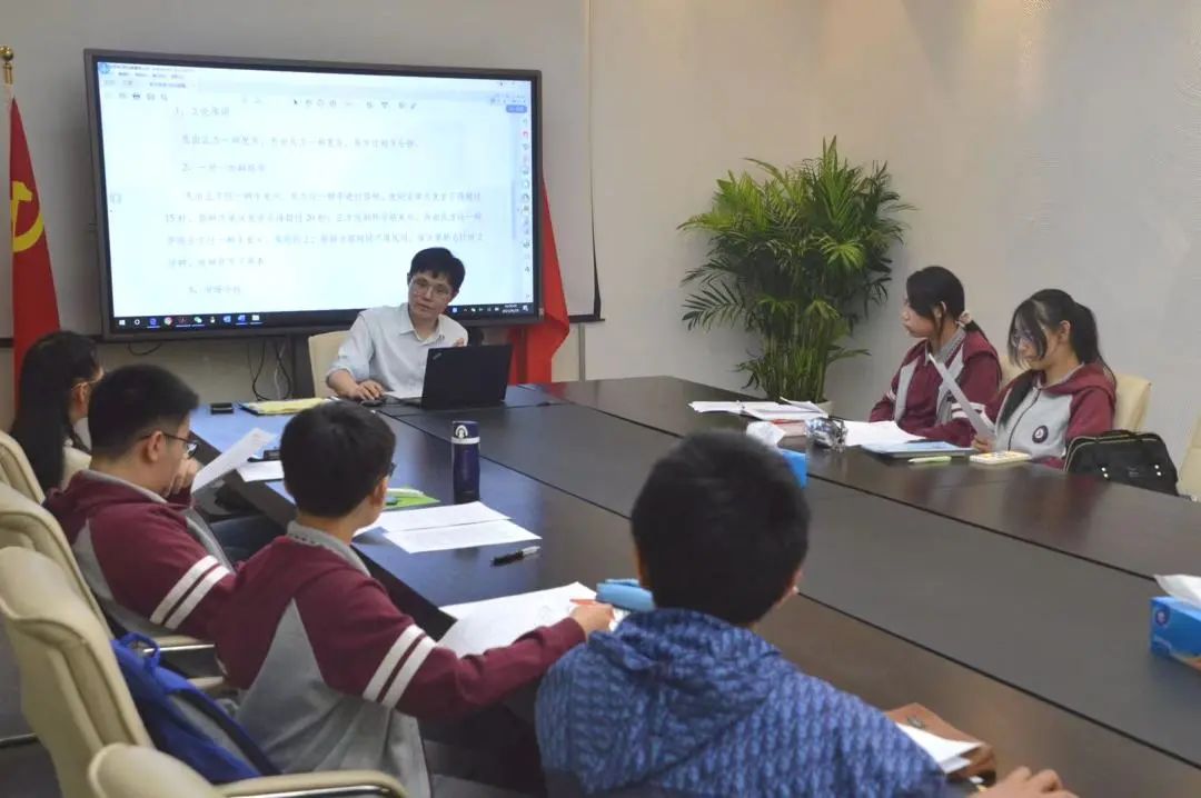 当中学生遇上律师…… 当中学生遇上律师……