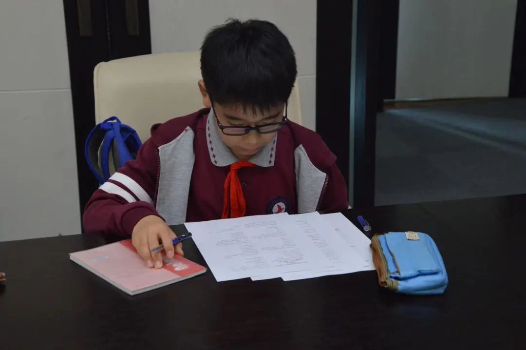 当中学生遇上律师…… 当中学生遇上律师……