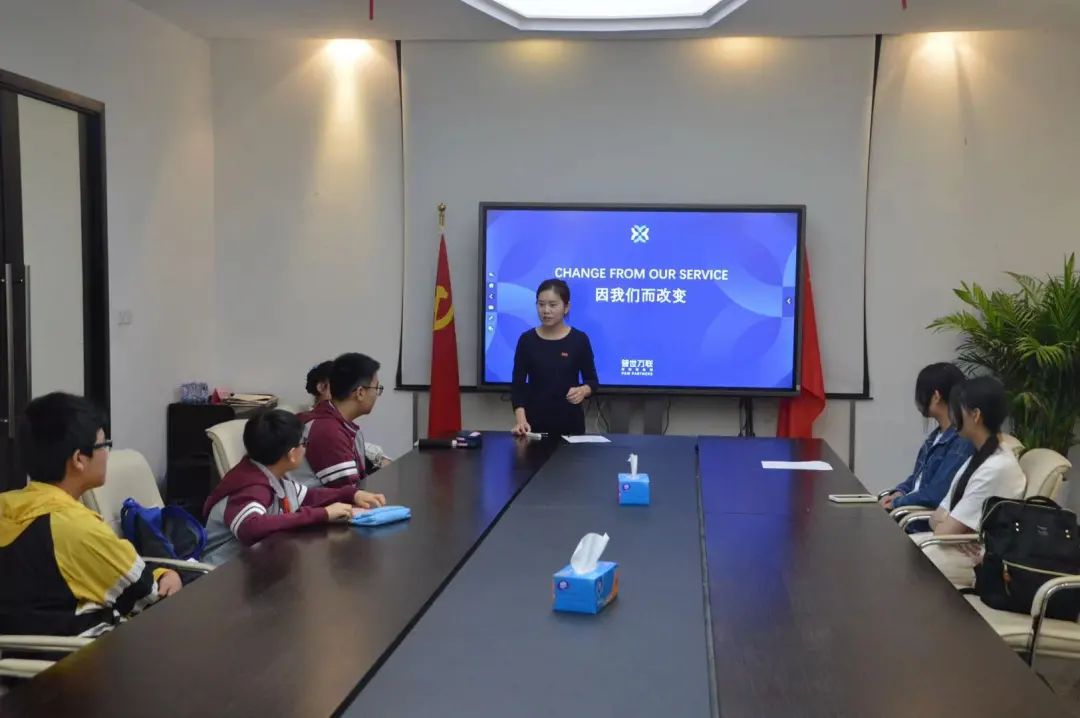 当中学生遇上律师…… 当中学生遇上律师……