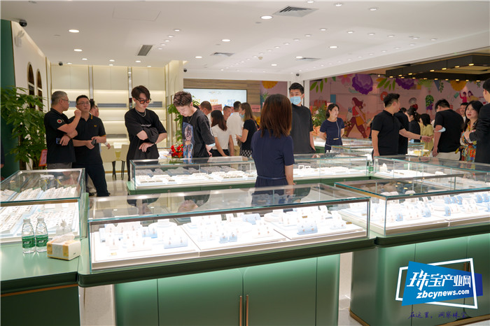 金展珠宝广场9家品牌商家盛大开业
