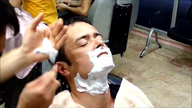摩福男人展： 什么是男士理容？剃须修面——英式湿刮！