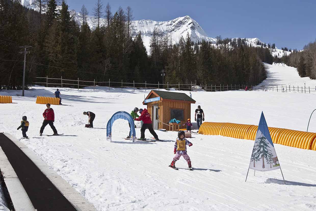 我们引以为傲的社区：加拿大落基山5个适合孩童滑雪的滑雪胜地