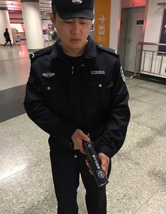 港铁委员会提倡为月台助理提供灭火器训练以及增加手提灭火器、灭火毡 港铁委员会提倡为月台助理提供灭火器训练以及增加手提灭火器、灭火毡