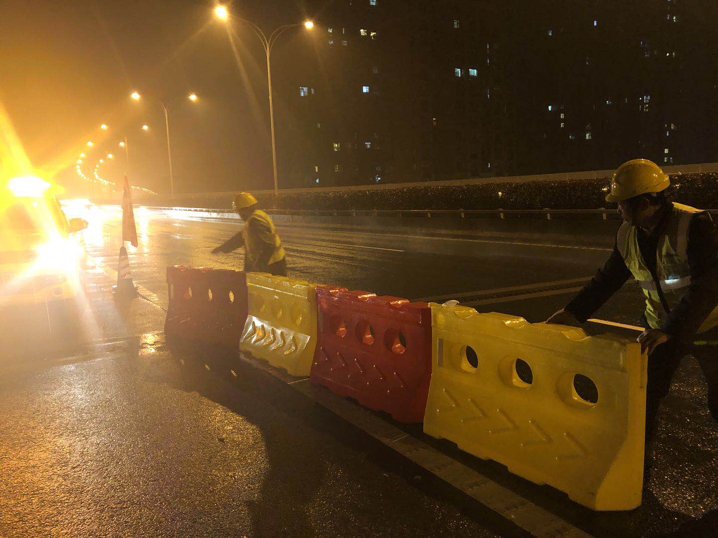 暴雨中守護平安元宵