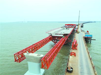 探胶州湾大桥胶州连接线施工进展，预计后年通车