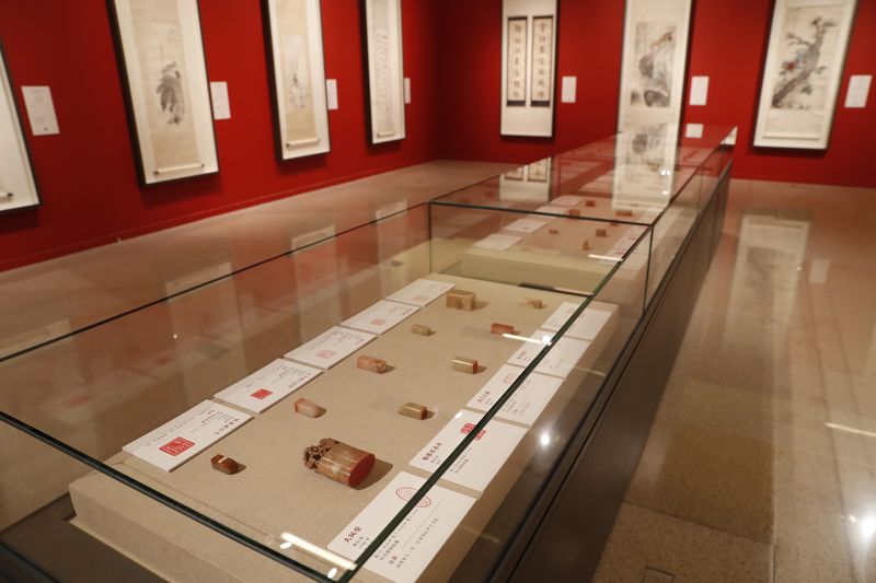 国博举办“张大千艺术展” 国博举办“张大千艺术展”