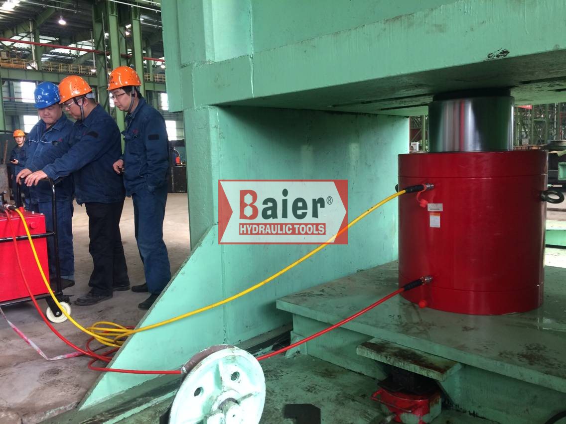 祝贺：拜尔1500吨双作用千斤顶通过重庆钢铁集团压力平台测试