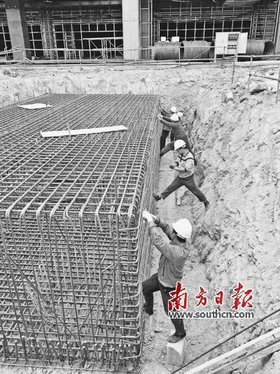 百位工人春节奋战在高铁施工一线